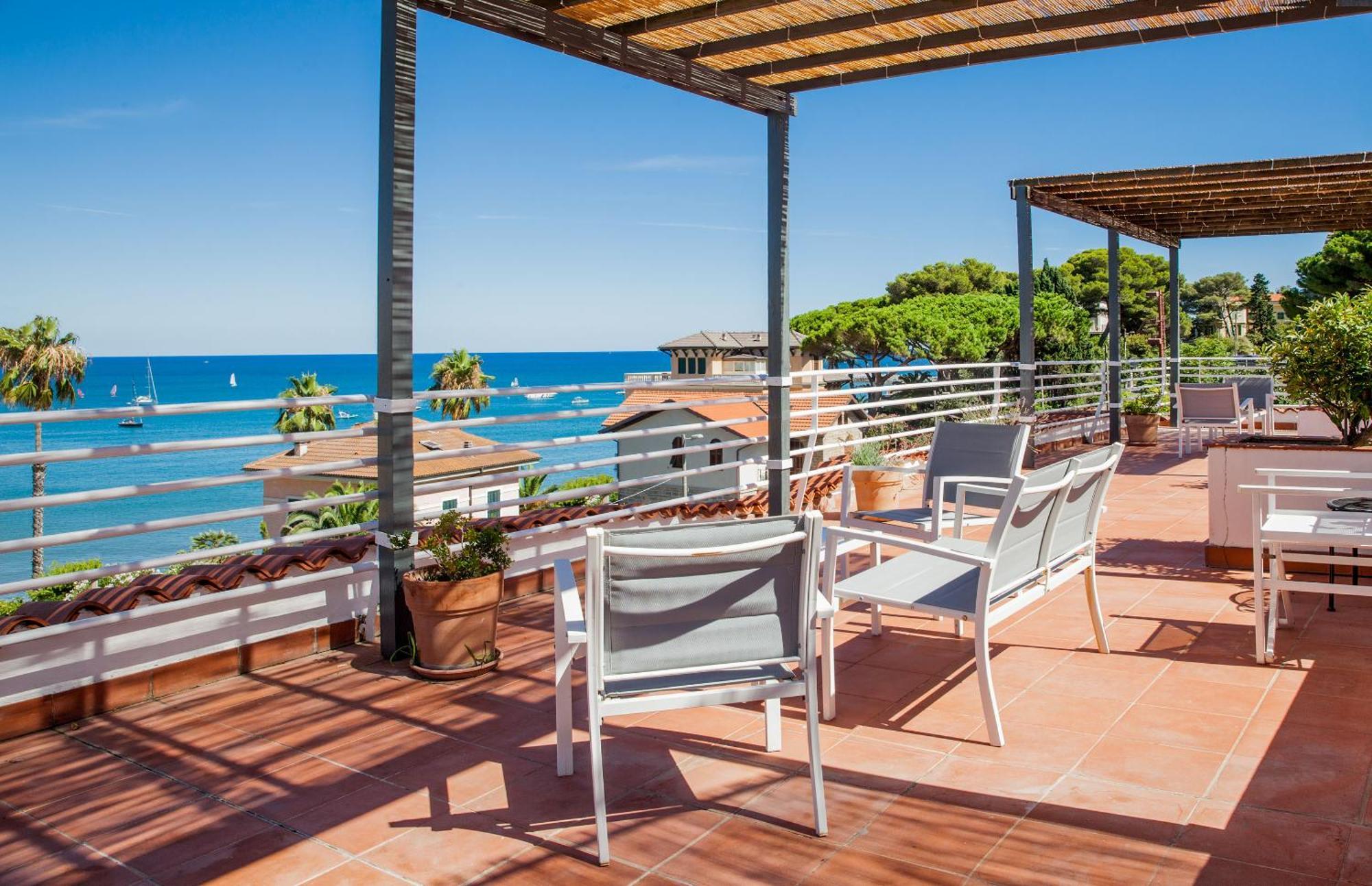 Hotel Moresco Diano Marina Exterior photo