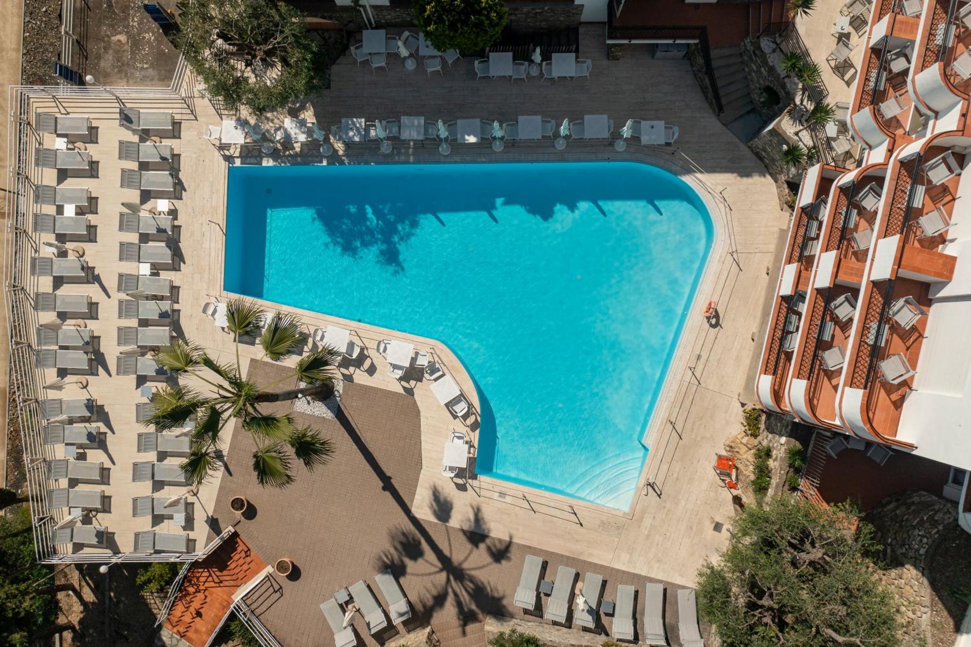 Hotel Moresco Diano Marina Exterior photo
