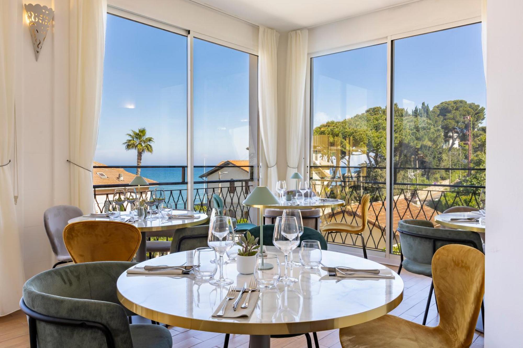 Hotel Moresco Diano Marina Exterior photo